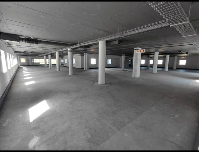3,689M² OFFICE TO LET IN VORNA VALLEY